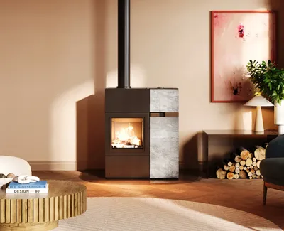 Poêle mixte Austroflamm Quadra Duo pierre marble grey clouds dans un salon